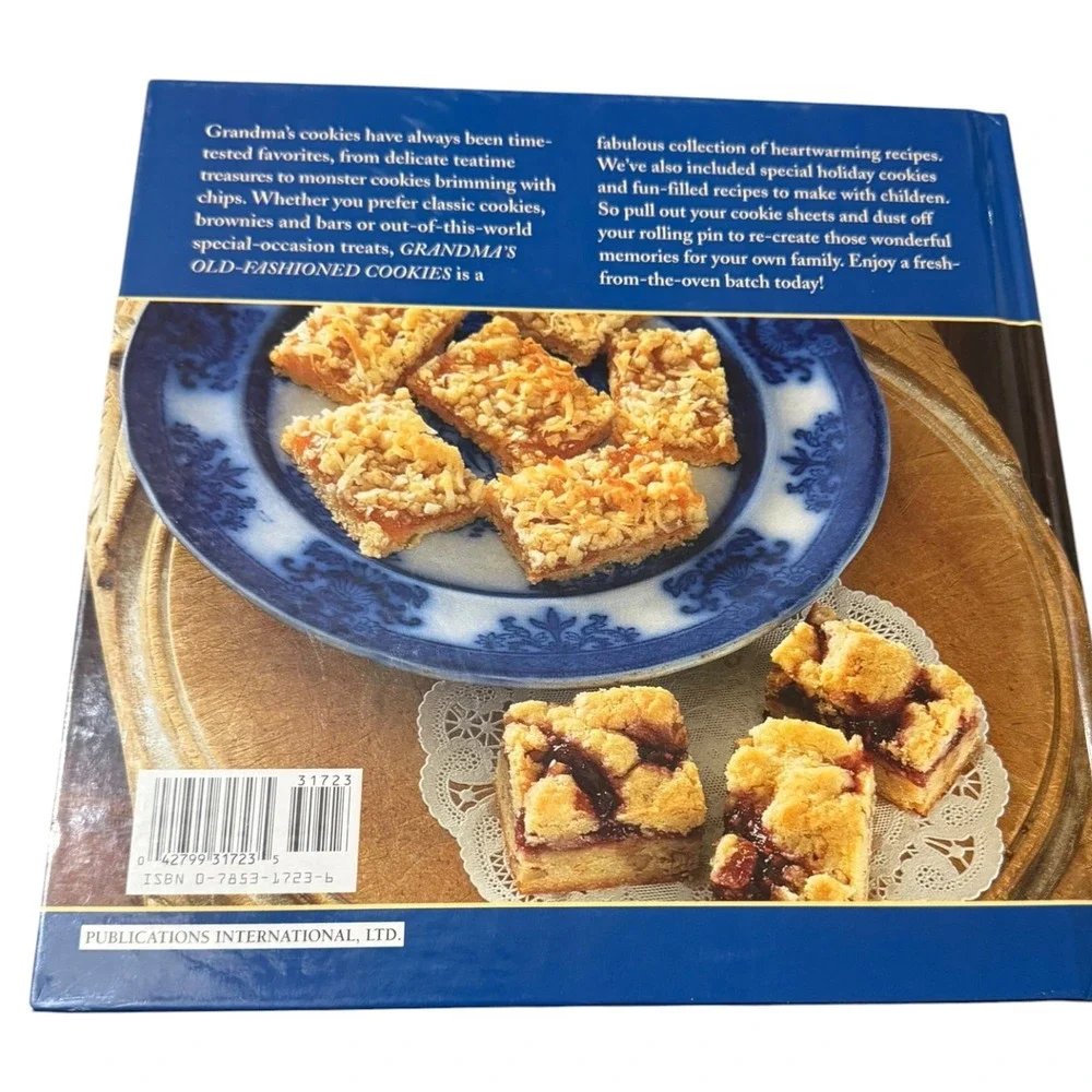 Publications International Grandma's Old-Fashioned Cookies & Bake Sale Book Set
